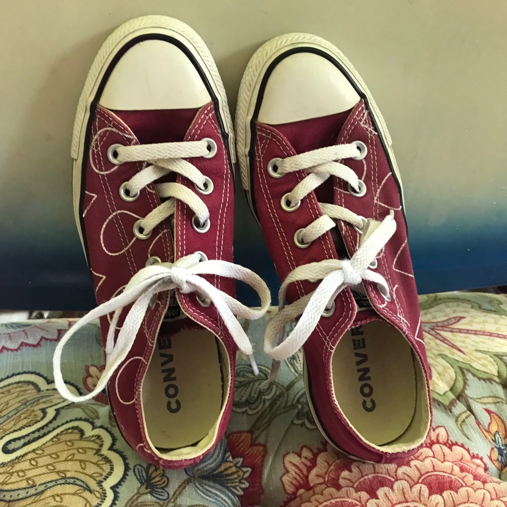 Unisex Converse all Star burgundy low top Chuck sneakers
